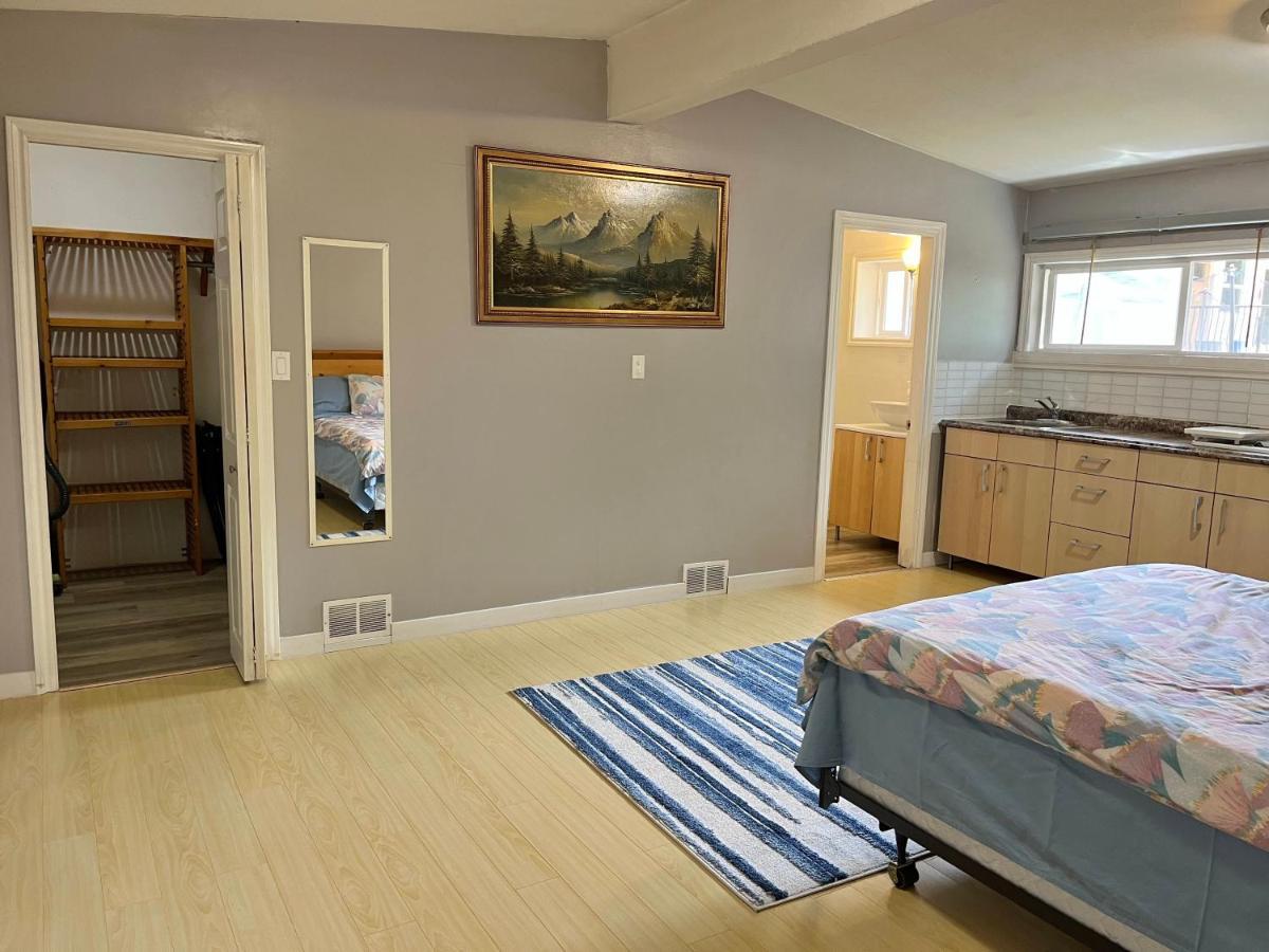 Whole Suite To Yourself At Coquitlam Centre! Port Coquitlam Kültér fotó