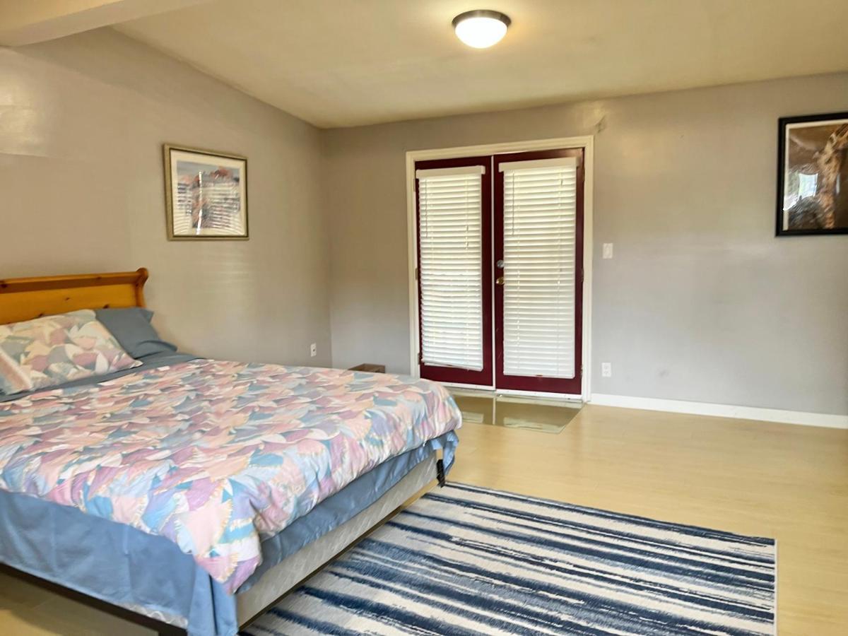 Whole Suite To Yourself At Coquitlam Centre! Port Coquitlam Kültér fotó